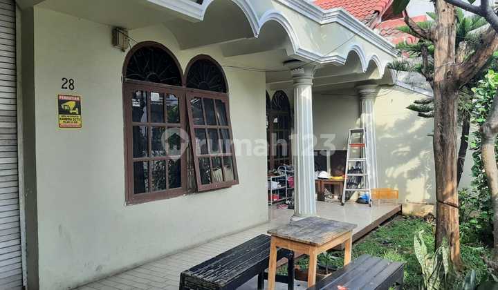 Affordable House in Kemanggisan, West Jakarta