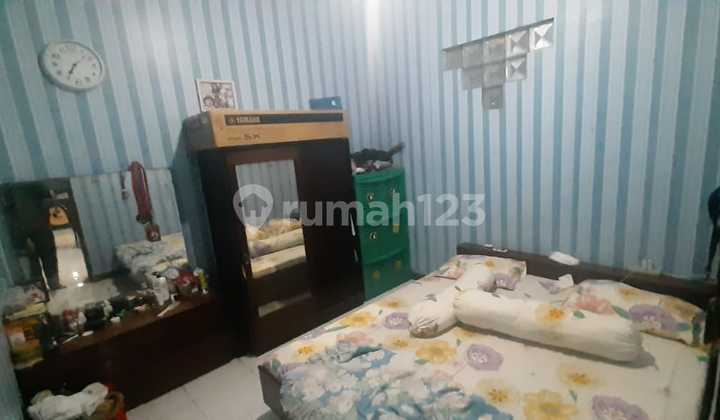 For Sale House and 5 Shophouses at Once Kebon Jeruk West Jakarta 2