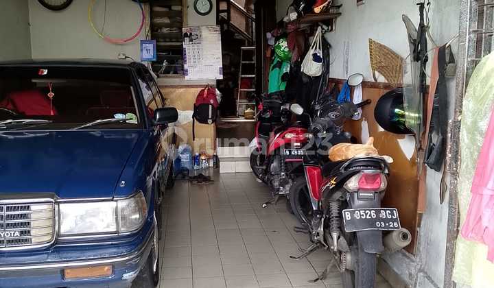 For Sale, Move-in Ready House in Kemanggisan, West Jakarta 2