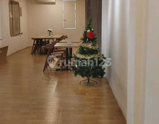 Ready-to-Use Shop House for Rent in Kemanggisan, West Jakarta 2