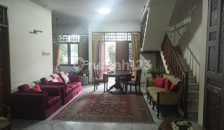 House in Kemanggisan Complex, West Jakarta