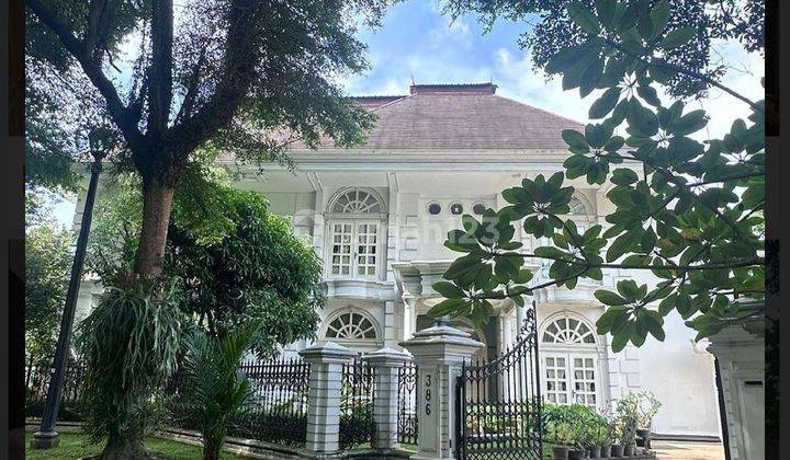 Dijual Rumah mewah dengan kolam renang di Taman Golf Lippo Karawaci Tangerang  1