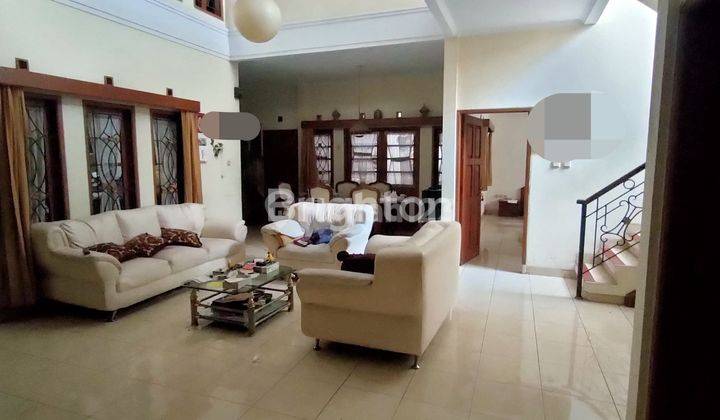 RUMAH 2 LANTAI SIAP HUNI DISAYAP ARCAMANIK ENDAH 2