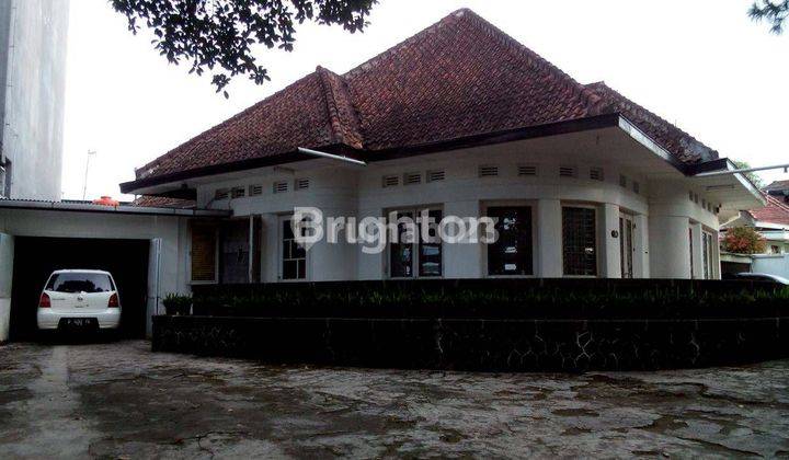 RUMAH ARSITEKTUR BELANDA LUAS BISA DIKEMBANGKAN  UNTUK USAHA 1