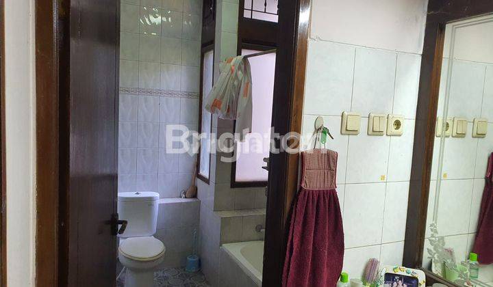 RUMAH DI LOKASI EKSKLUSIF SETRAMURNI 2