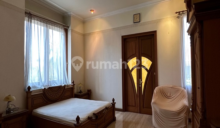 RUMAH CLASSIC MEWAH GOLF VIEW GRAHA FAMILI FULL MARMER 2