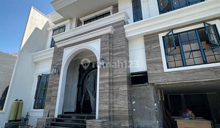 Dijual Rumah Mewah American Style Pakuwon Indah Surabaya Barat 1