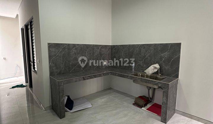 Rumah Baru Gress Modern Minimalis Citraland Utama Surabaya Barat 2