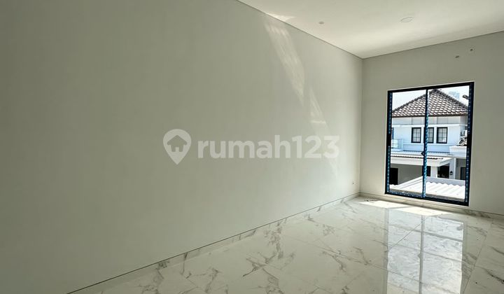 Rumah Modern Minimalis Baru Gress Murah Graha Famili Surabaya 2