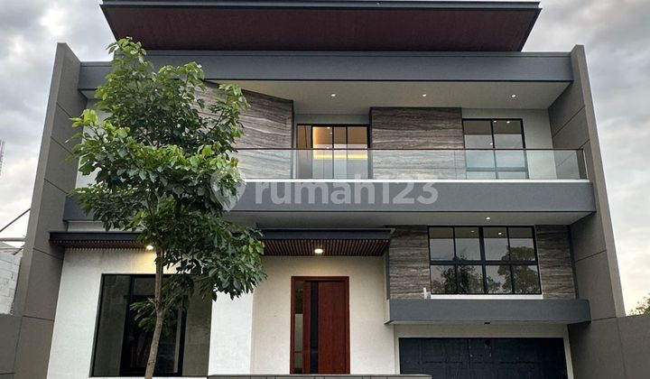 Rumah Mewah Baru Gres Splitlevel Minimalis Pakuwon Indah Surabaya Rumah Mewah Baru Gres Splitlevel Minimalis Pakuwon Indah Surabaya
