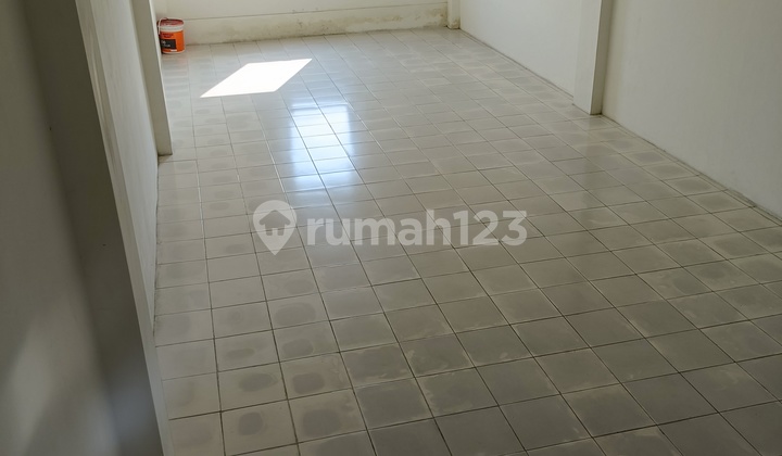 3-Storey Strategic Linked Shop House in Cimanggis 2