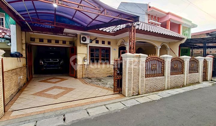 Rumah di Tengah Kota Depok - Beji, Dekat Stasiun dan Mall