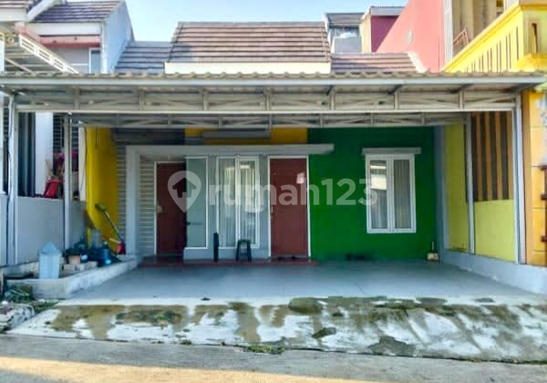 Strategic House in Grand Depok City Near the Station Strategic House in Grand Depok City Near the Station