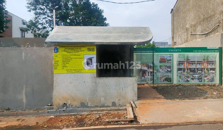 Rumah 3 Lantai Free 3 Unit Ac Lokasi Strategis Tol Brigif 10