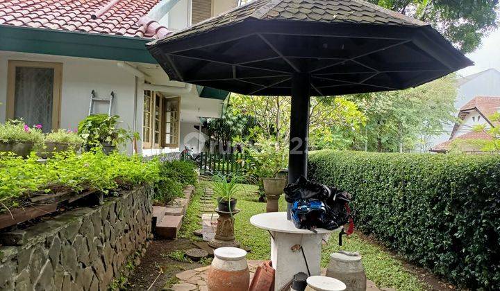 Dijual : Rumah Tempo DOELOE Exotiq Estetiq Antiq Nyaman Luas Dan Strategis di Dago Bandung 1