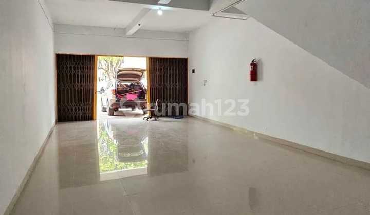 Disewakan Ruko Mainroad Taman Kopo Indah