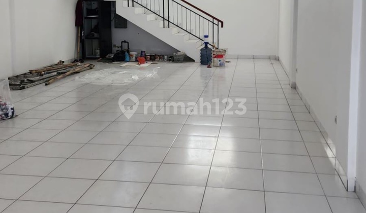 Disewakan Ruko Mekar Wangi 3½ Lantai Siap Huni Strategis