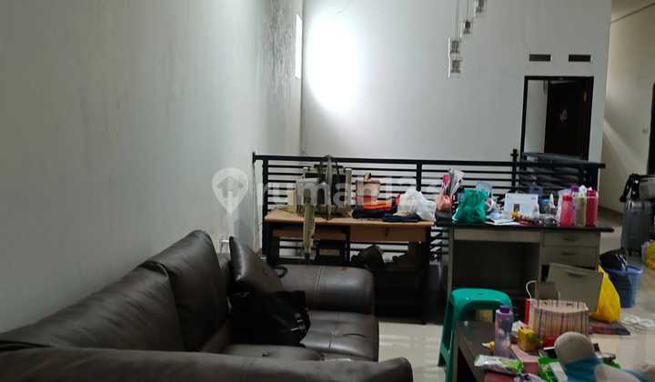 Dijual Rumah Taman Holis Indah 3 Lantai