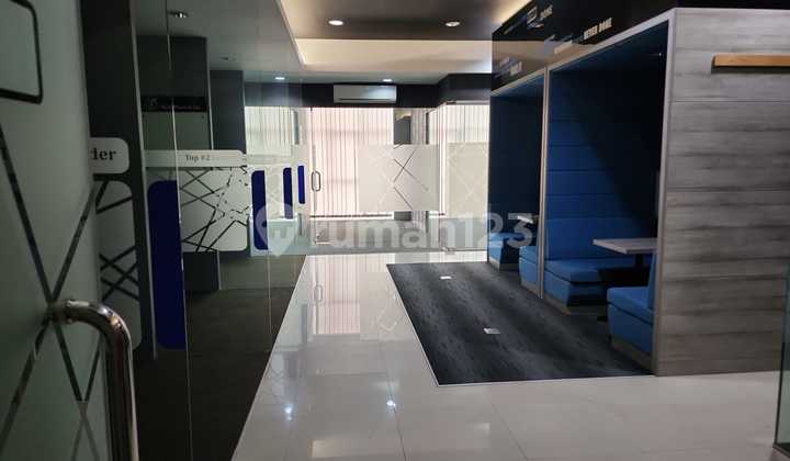 Disewakan Ruang Usaha Mainroad B K R 3 Lantai Siap Huni