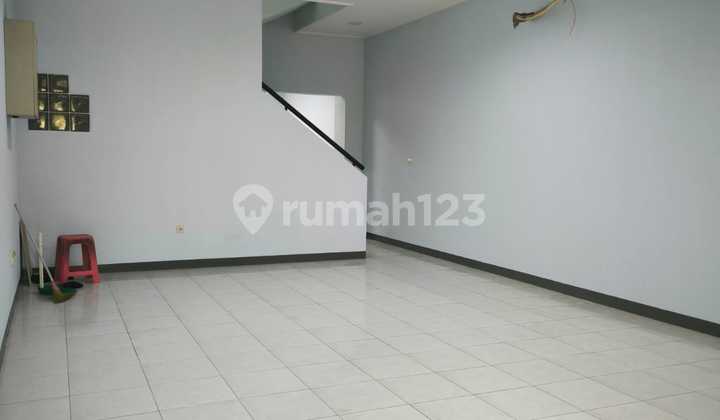 For Sale, Ready-to-Use Shop House in Taman Kopo Indah 3 2
