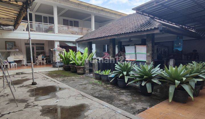 Rumah Mewah Eks Usaha Tenda dan Wedding Decoration di Jalan Yos Sudarso 2