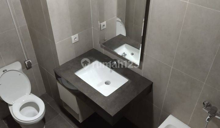 kamar mandi apartemen pasadena suites orange county