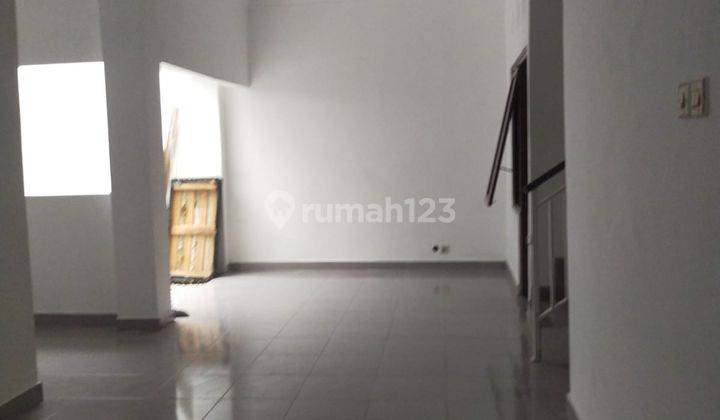 Rumah Bagus 2 Lantai Di Suryodiningratan Mantrijeron Kotamadya Yogyakarta  9