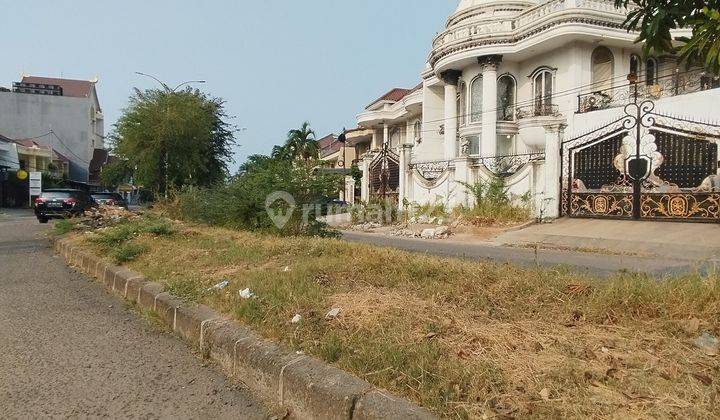 Rumah Megah Bangunan Classic Taman Palem Lestari Jakarta Barat 2