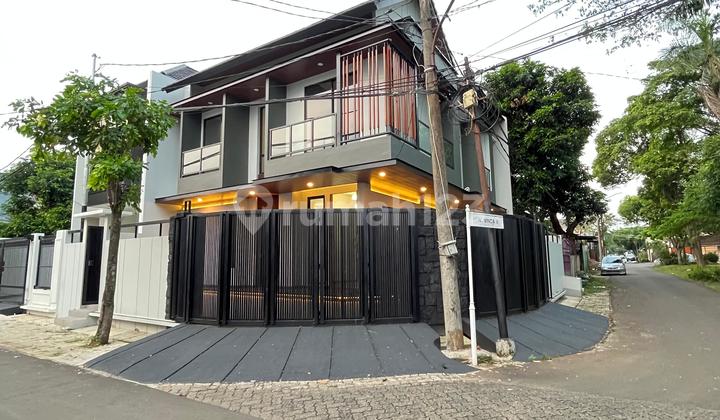 Rumah Posisi Hook, Brand New Dalam Komplek Griya Loka Bsd 