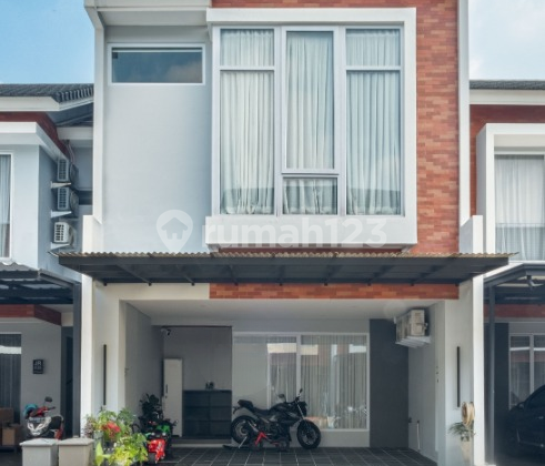 For Sale 3-Story Modern Design House in Bintaro Jaya