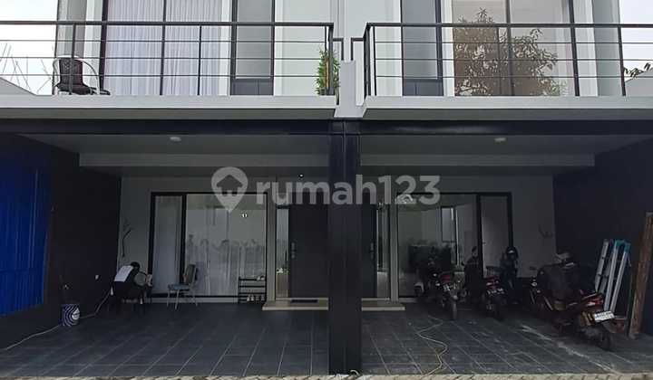 New 3-Story House for Sale in a New Cluster Around Bintaro Jaya