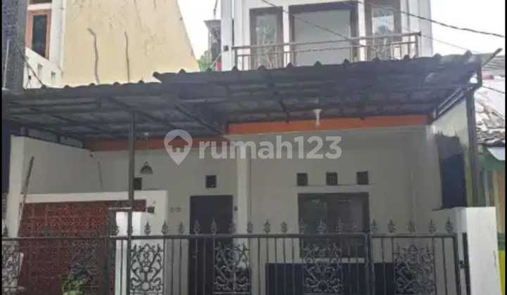Dijual CEPAT Rumah 2 lantai dalam Cluster Graha Bintaro Dijual CEPAT Rumah 2 lantai dalam Cluster Graha Bintaro