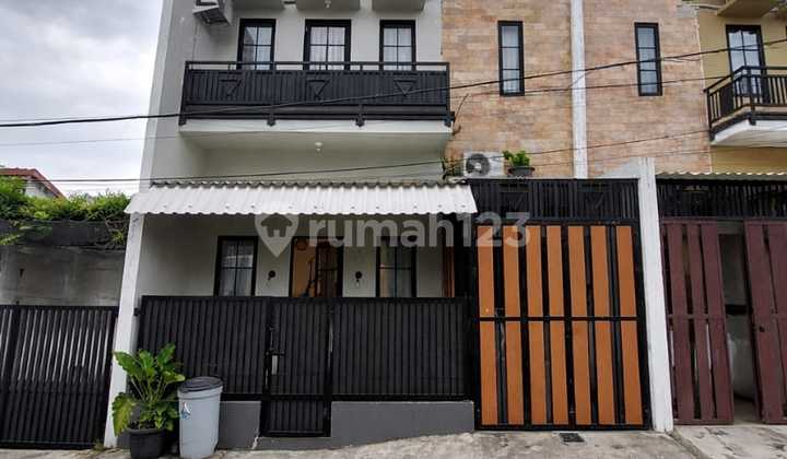 For Sale 2-Story House in Bumi Puspitek Asri Sector 5, Adjacent to BSD City