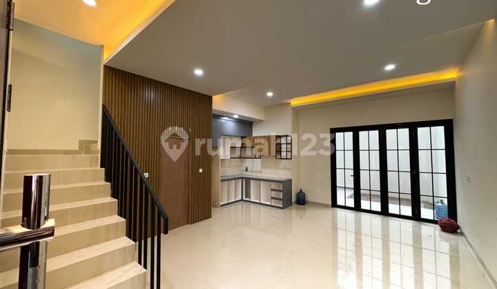 Dijual Rumah siap huni Baru 2lt Dalam Cluster Graha Raya Bintaro 2