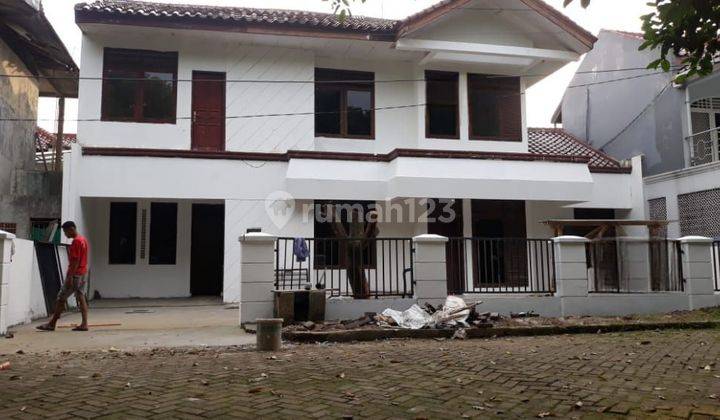 Dijual Cepat Rumah Dalam Komplek Griya Utama Mulatama,pondok Cabe 1