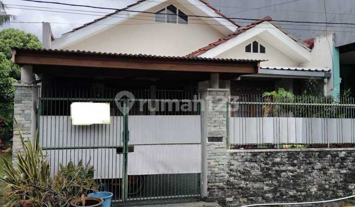 For Sale: House in the Dahlia Loka Graha Raya Complex, Bintaro Jaya. For Sale: House in the Dahlia Loka Graha Raya Complex, Bintaro Jaya.