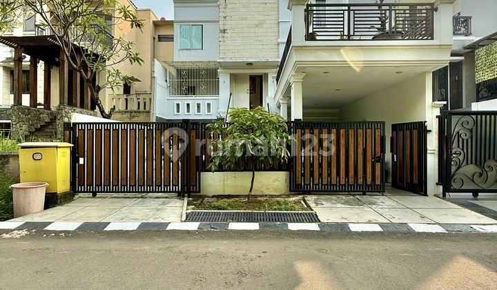 Rumah Dalam Komplek Mewah Jakarta Barat Permata Mediterania