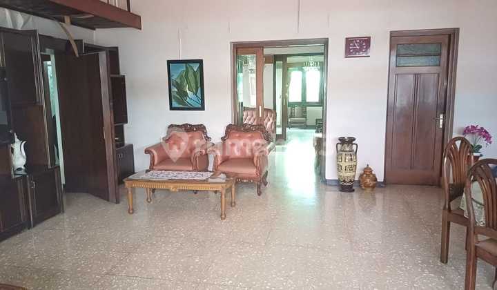 Rumah Dijual Luas 2 Lantai di Sayap Citarum, Bandung Rumah Dijual Luas 2 Lantai di Sayap Citarum, Bandung