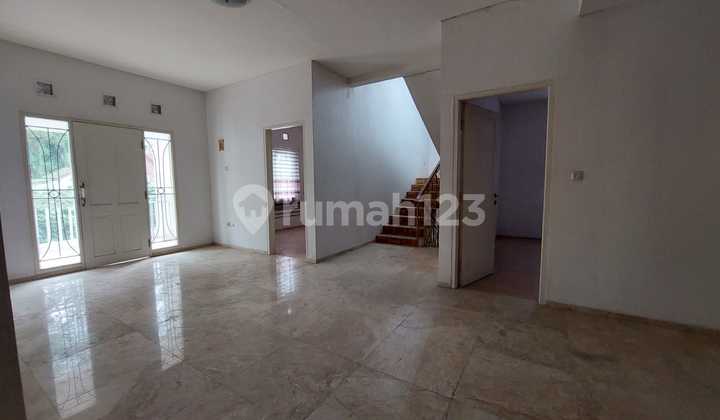 Rumah Disewa Luas 2 Lantai di Setiabudi Regency, Bandung 11