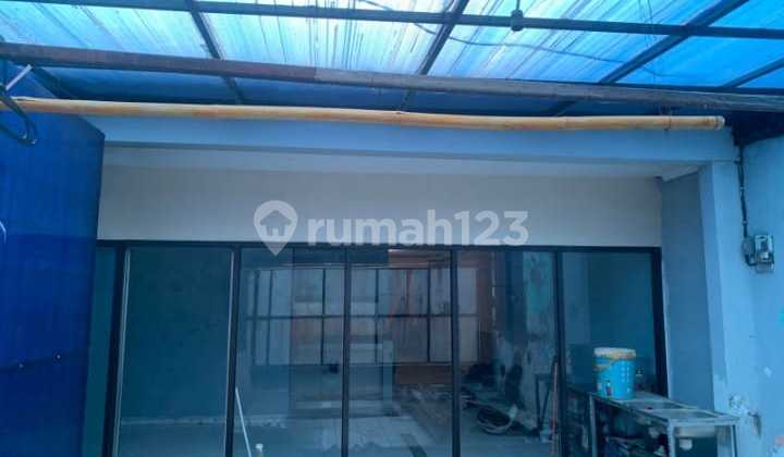 2-Story Shop House for Rent in a Strategic Main Road Location, Setiabudi, Bandung 26 2