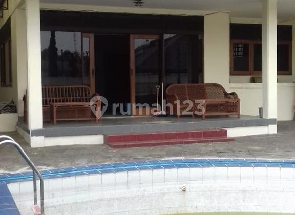 Rumah Dijual Luas Terawat di Jl Cipaku Indah , Kota Bandung