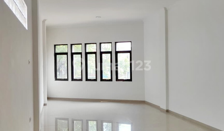 3-Storey Shop House for Rent Ready to Use in Buah Batu Area, Bandung 57 1