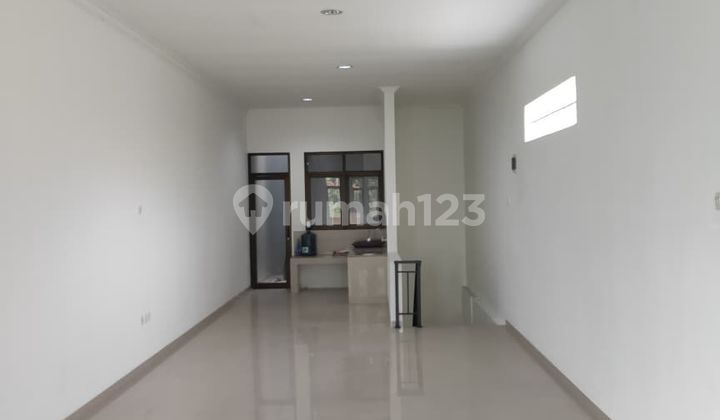 3-Storey Shop House for Rent Ready to Use in Buah Batu Area, Bandung 57 2