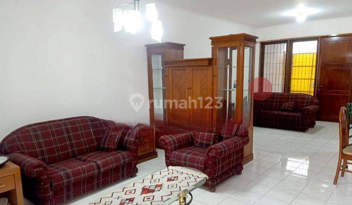 Sewa Rumah Setraduta Furnished Nyaman Hadap Timur 1