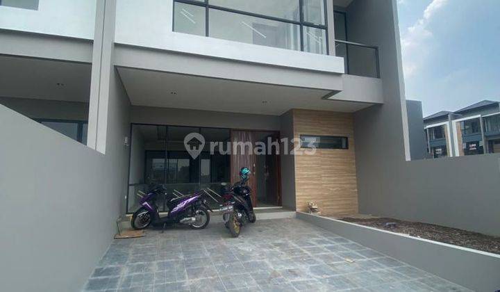 Dijual Rumah Setraduta di Setraduta Royal Grande Baru 1