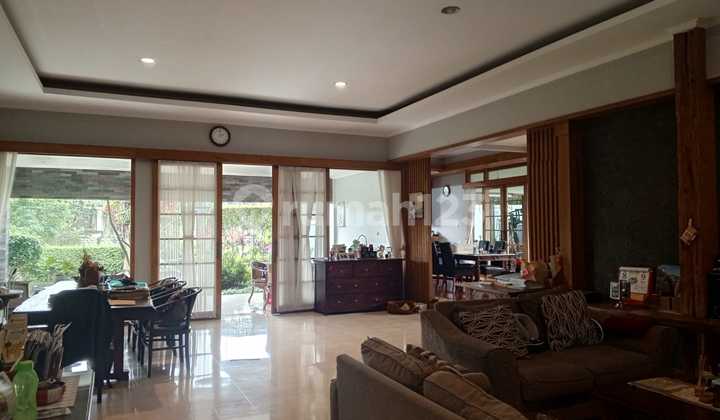 Rumah Lux di Ciumbeuluit Bandung Luas Nyaman Rumah Lux di Ciumbeuluit Bandung Luas Nyaman