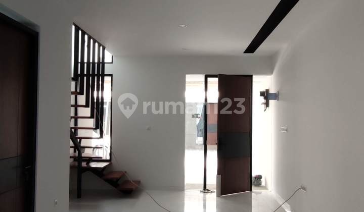 Dijual Rumah Baru Di Pusat Kota Strategis
