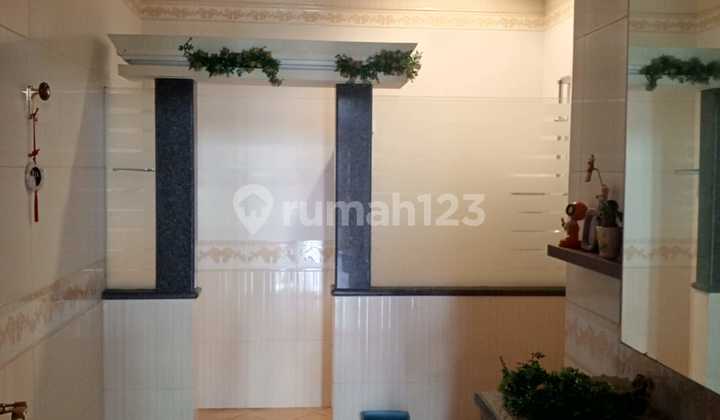 Jual Rumah Lux Di Setraduta Ada Kolam Renang 2