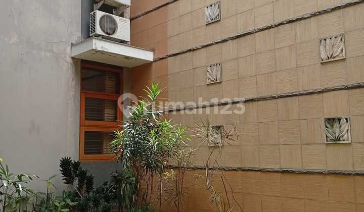 Disewakan Rumah Di Setraduta Nyaman Dan Terawat 2