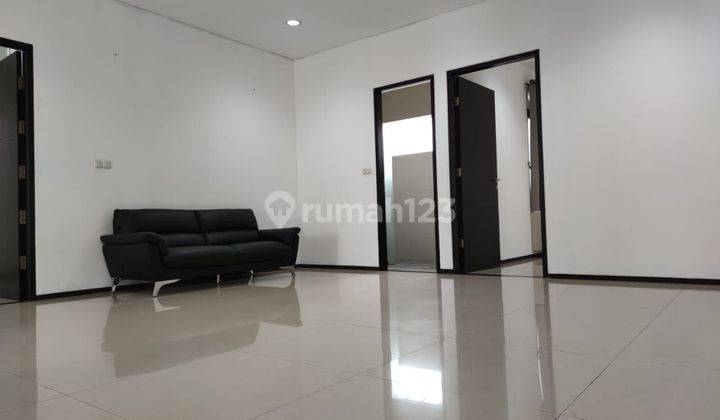 foto lainnya jual rumah lux singgasana pradana